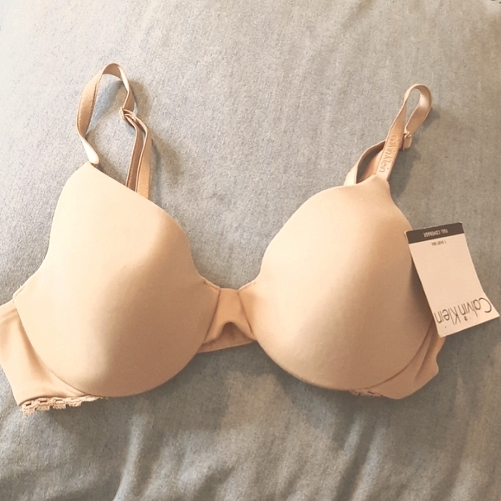 Calvin Klein T-shirt bra size 32 B NWT